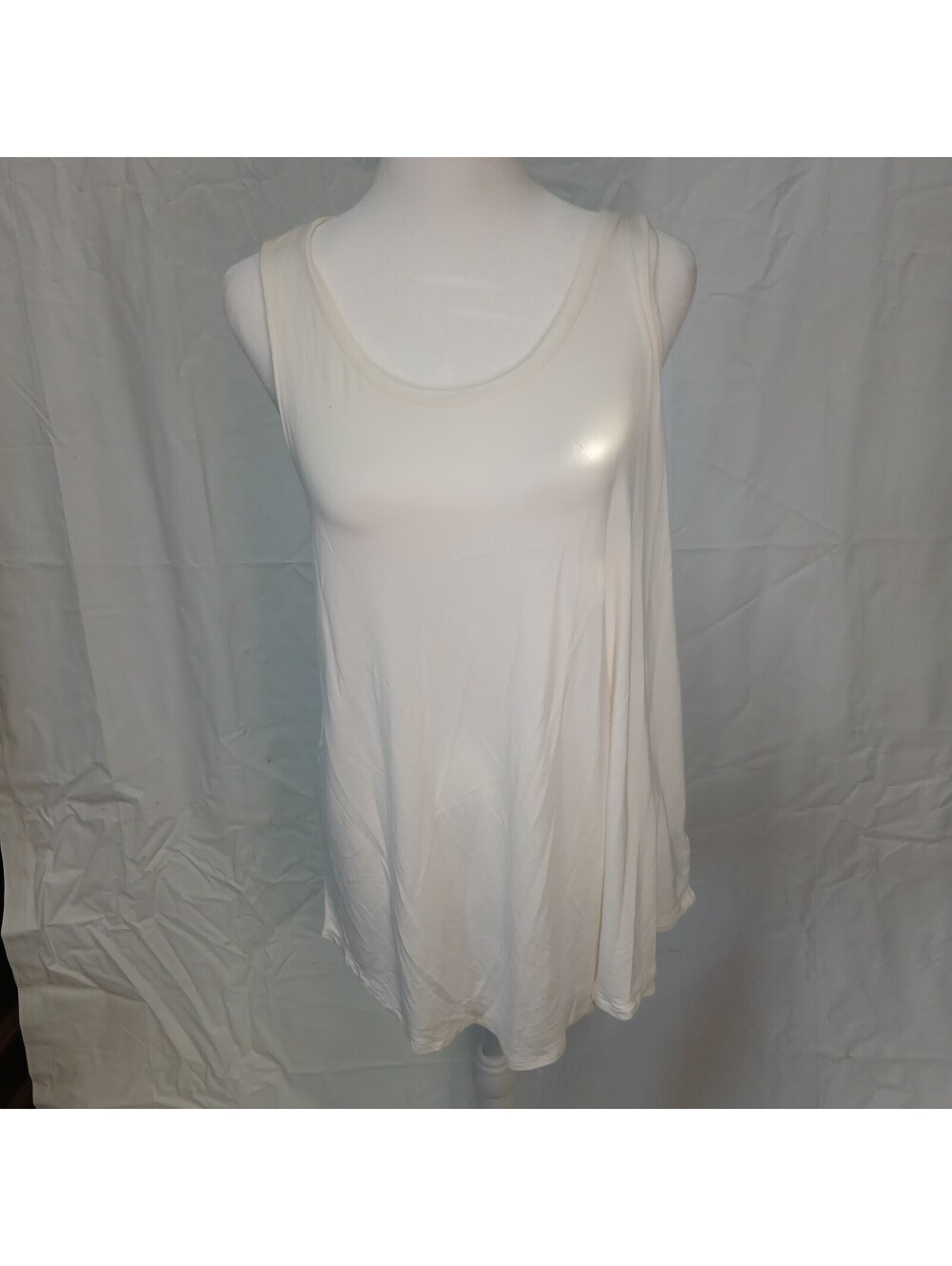 Women's White Sleeveless Tunic Top Scoop Neck Loose Fit Flowy Stretch Tank